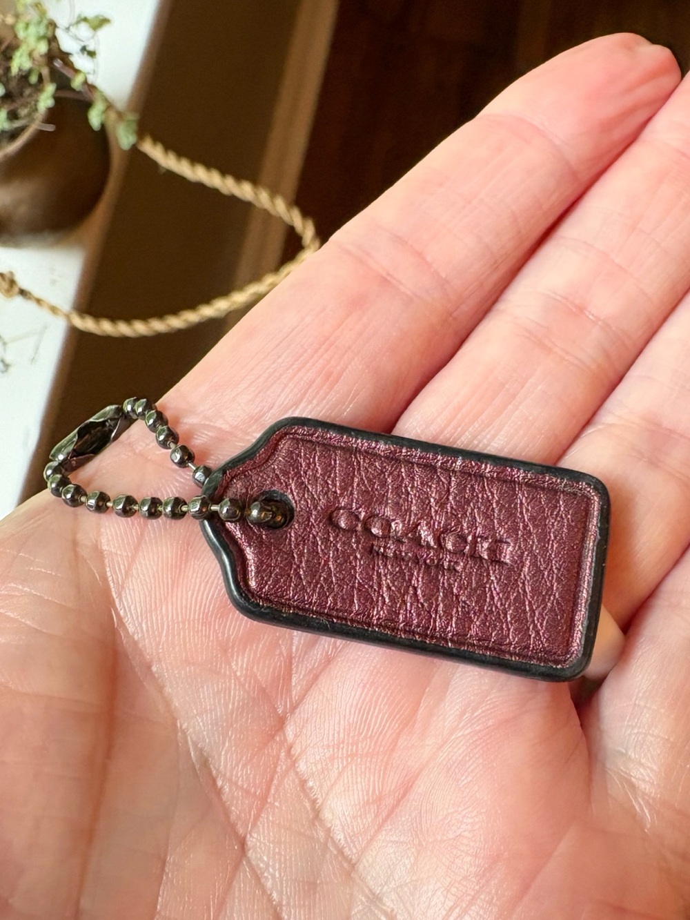 ♥️💖 Coach Vintage Hang Tag Metallic Burgundy Maroon Gunmetal Colored Ball Chain